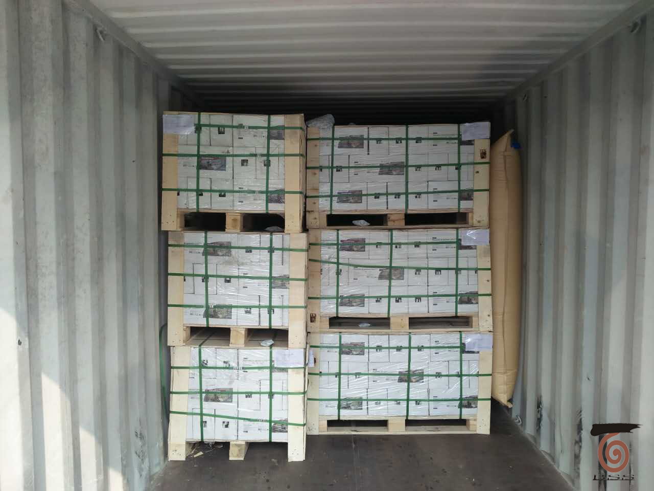 Flooring tiles