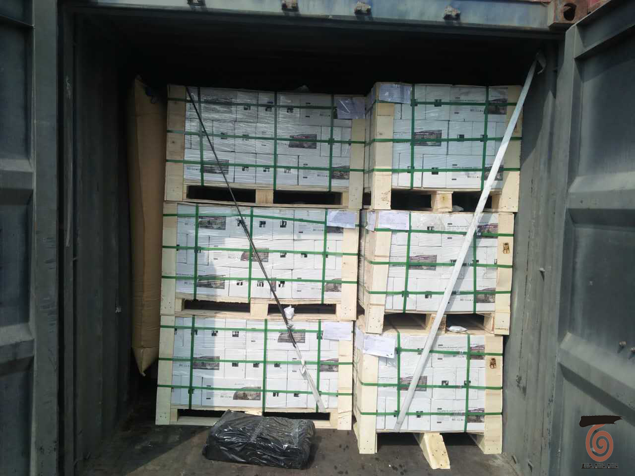 Flooring tiles