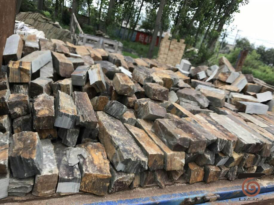Flooring tiles
