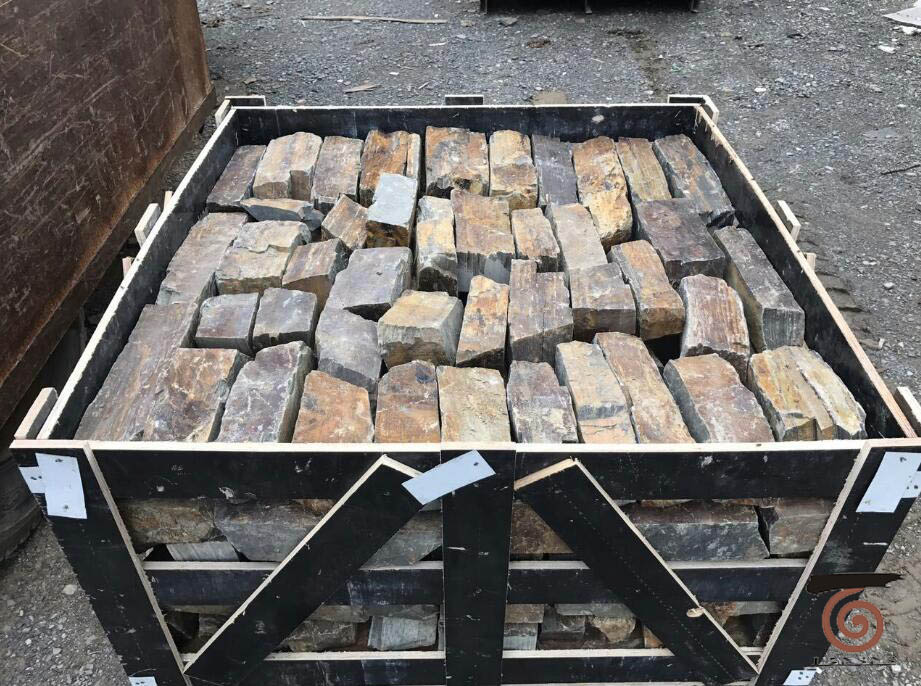 Flooring tiles